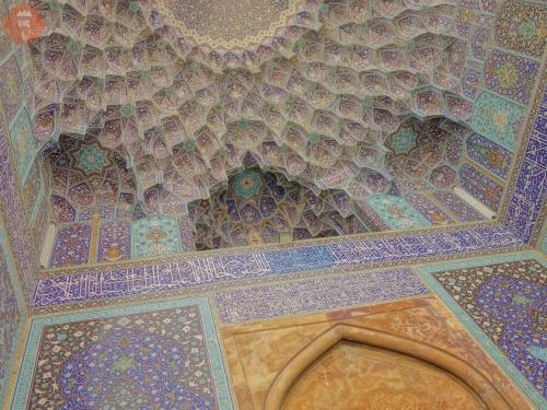 002 Články- Írán pestrobarevný svět (tajemná kráska)